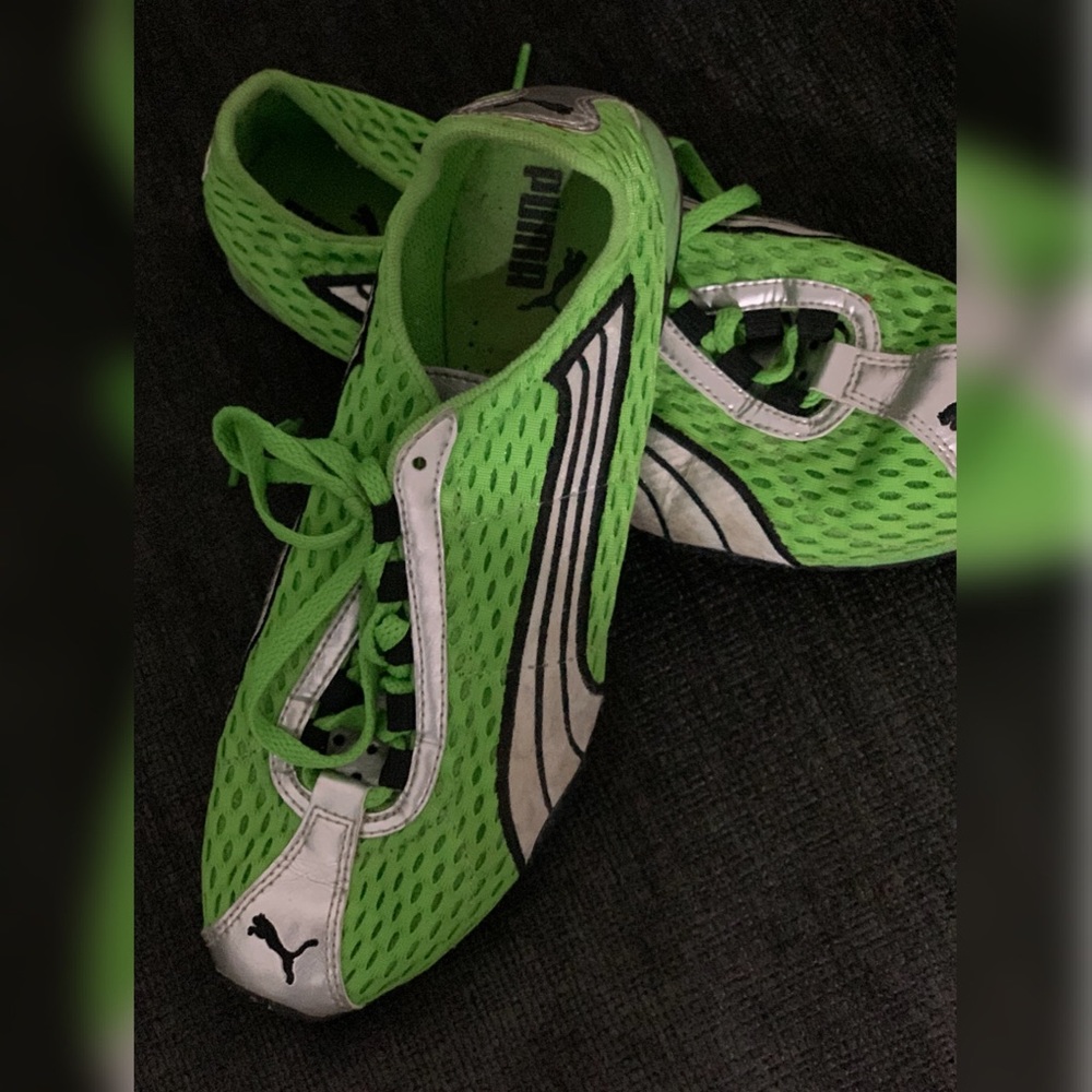 Puma shoes women!!